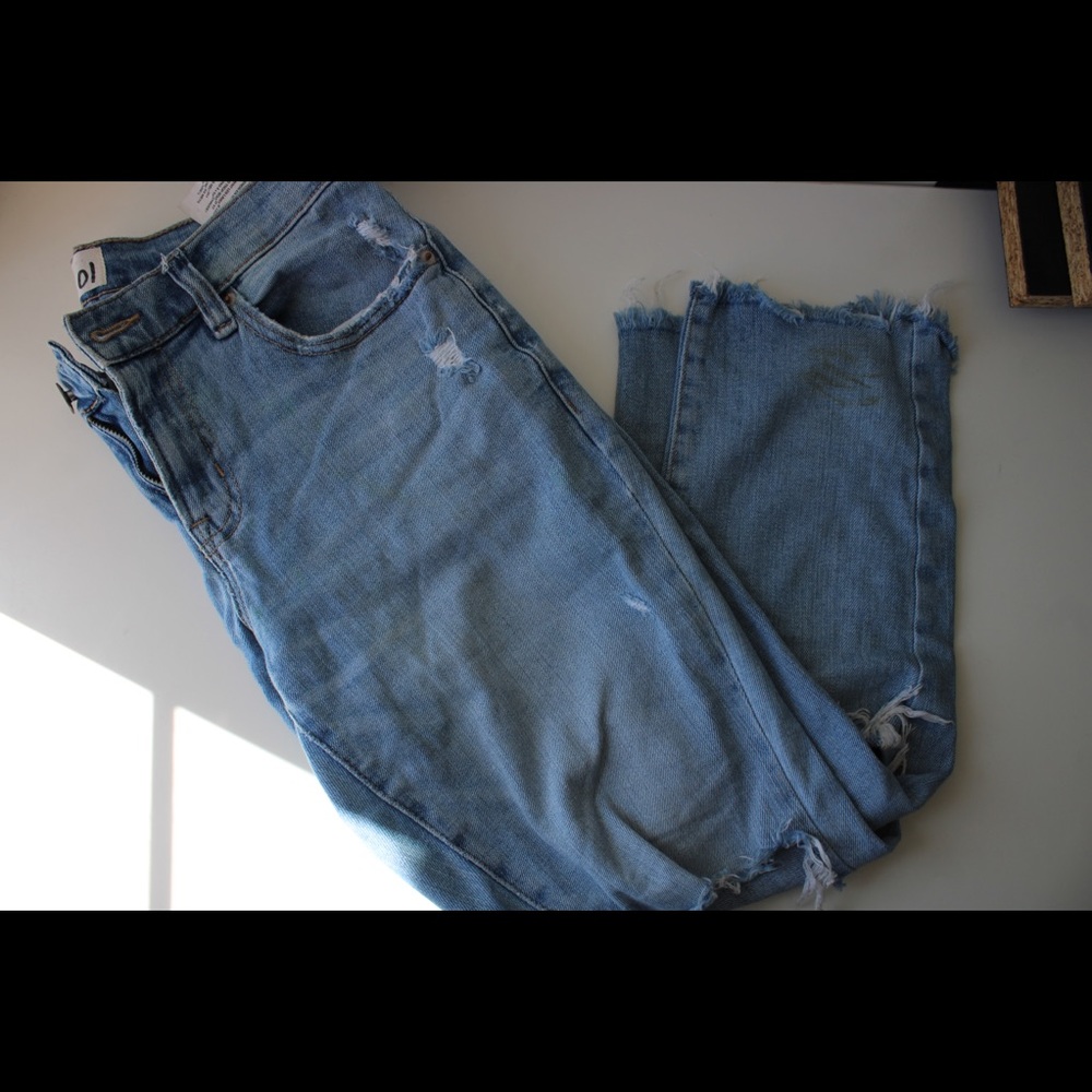 Garage Ripped Jean Capris